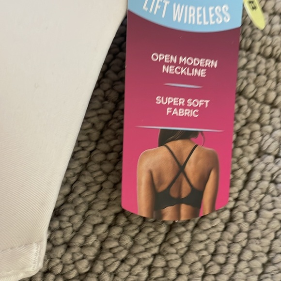 MAIDENFORM WHITE LACE BRA - Picture 3 of 6